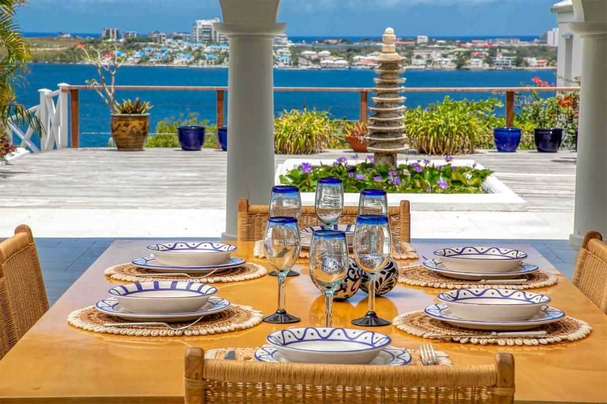 Luxury Villa Rental St Martin - The dining area